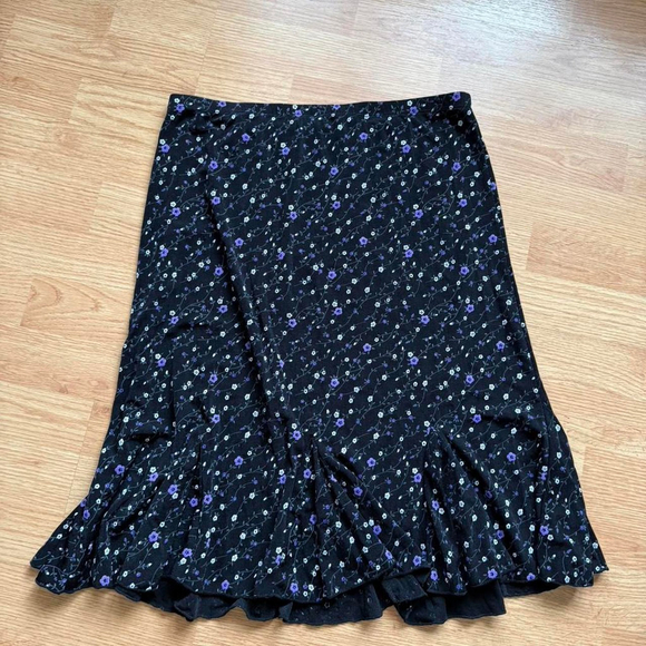 Vintage Y2K Dress Barn black floral midi skirt 🖤 - Picture 4 of 6